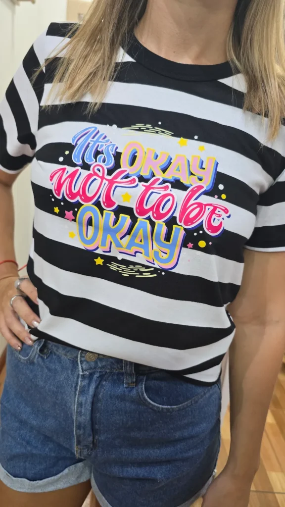 Okay not Okay – Remera Mujer