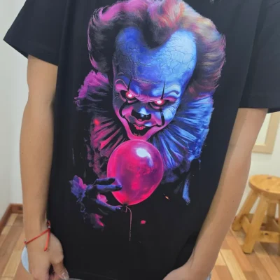 remera negra oversize it globo semitono mujer