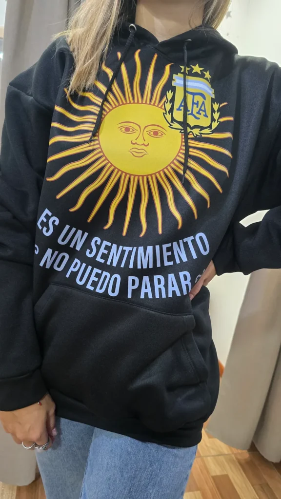 Es un Sentimiento – Buzo Canguro