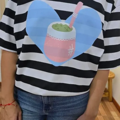 remera rayada negra corazon mate mujer