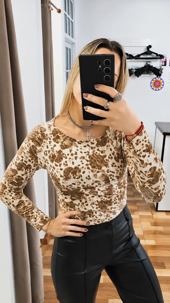 LEONA – Remera Mujer