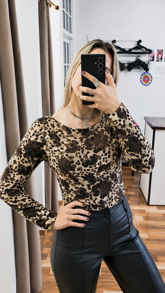 LEONA – Remera Mujer